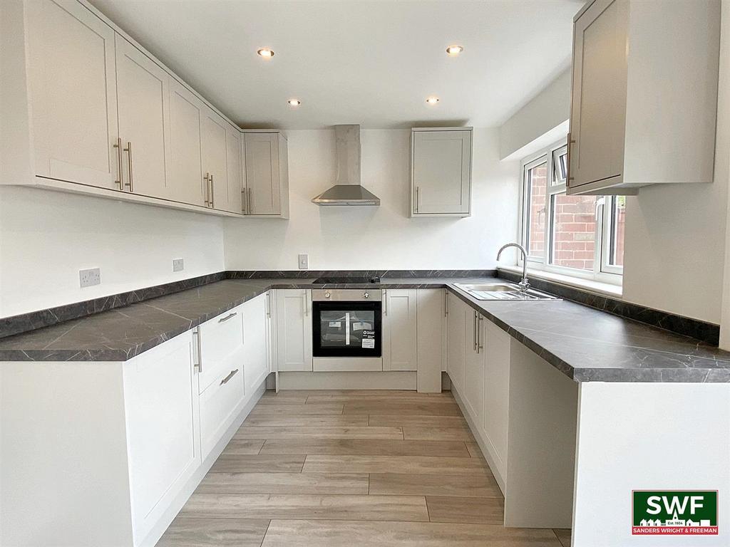 Kitchen1.jpg
