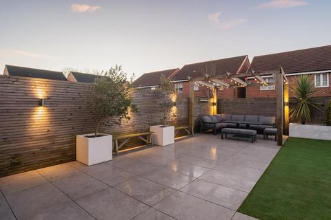 11 Summerhouse Drive, Sheffield, S8 8AD