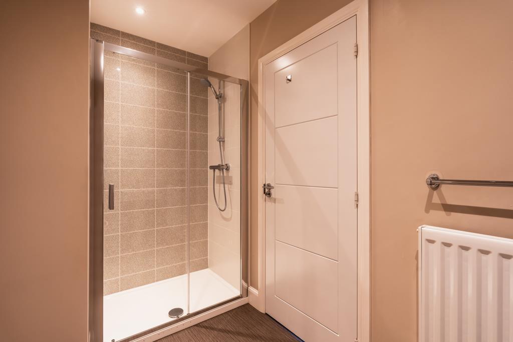 Jack-and-Jill En-Suite