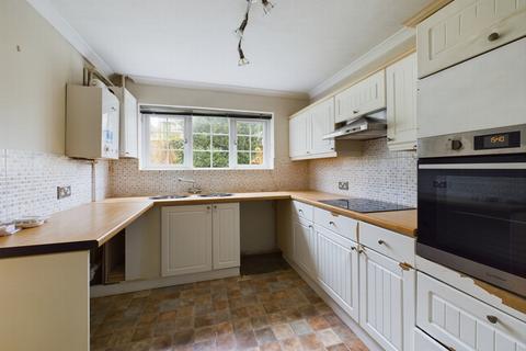 72 Beech Hill, Haywards Heath, RH16 3RX