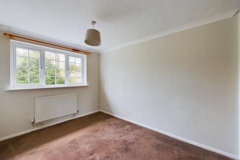 72 Beech Hill, Haywards Heath, RH16 3RX