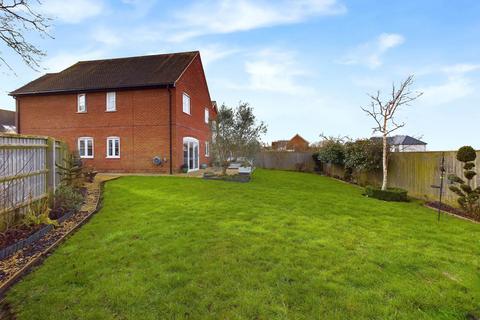 4 bedroom detached house for sale, Walnut Tree Close, Chinnor