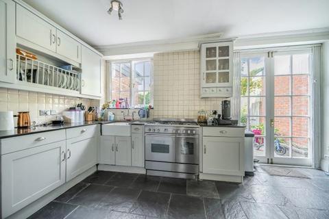 4 bedroom semi-detached house for sale, Hilary Close, Fulham Road, London, SW6