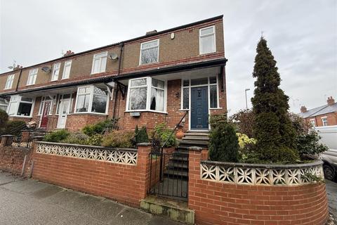 3 bedroom end of terrace house for sale, Willow Road, Darlington