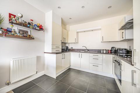 1 bedroom flat for sale, Shaw Close, Surrey TW19