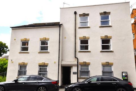 2 bedroom flat to rent, Windsor Street, Leamington Spa