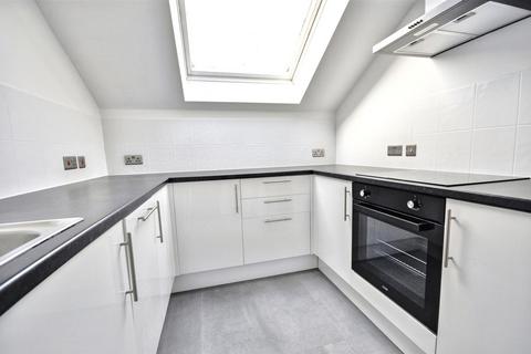 2 bedroom flat to rent, Windsor Street, Leamington Spa