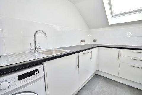 2 bedroom flat to rent, Windsor Street, Leamington Spa