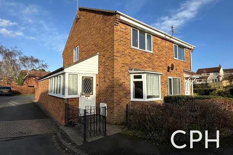 8 Caburn Close, Scarborough, YO12 5DY