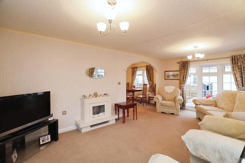 2 bedroom park home for sale, The Crescent, Acaster Malbis, York