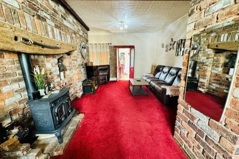 2 bedroom terraced house for sale, Albion Road, Willenhall