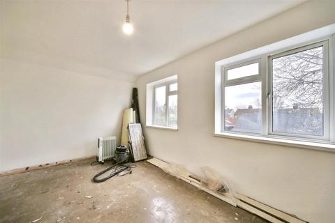 2 bedroom maisonette for sale, London Road, Shenley