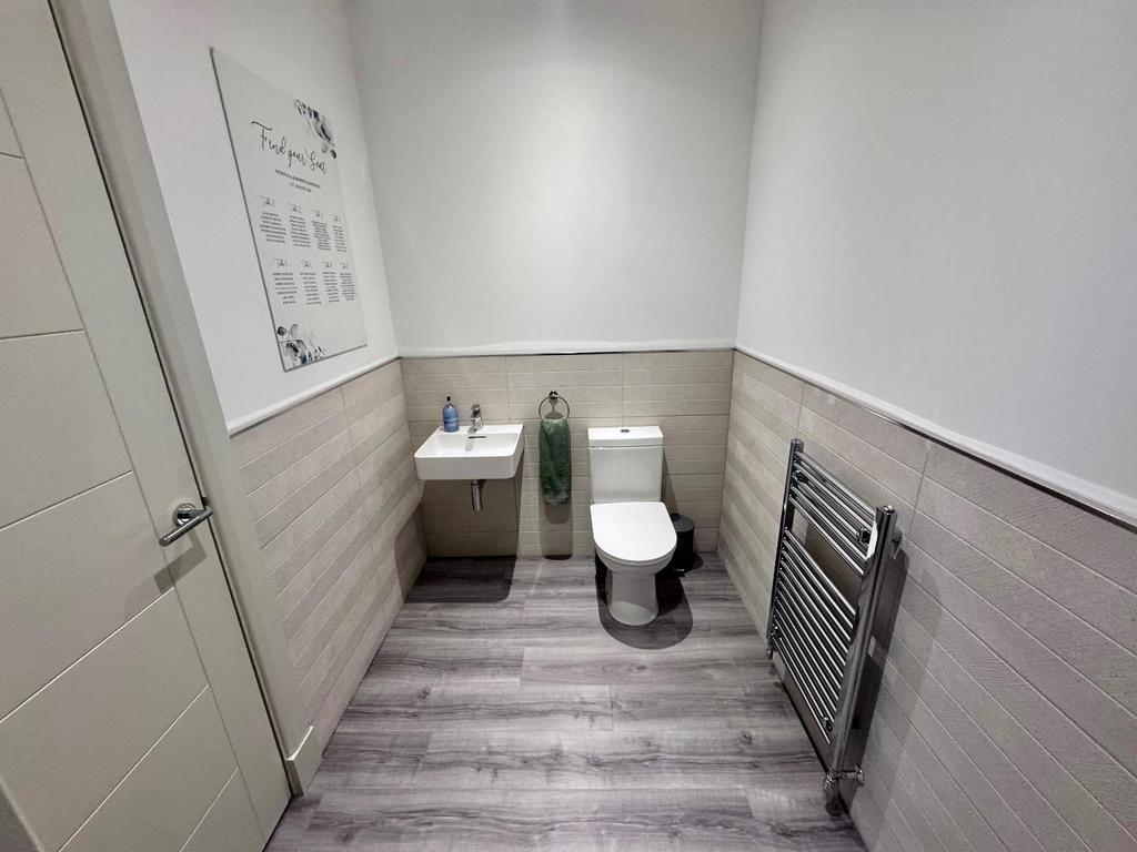 Downstairs Cloakroom/ WC