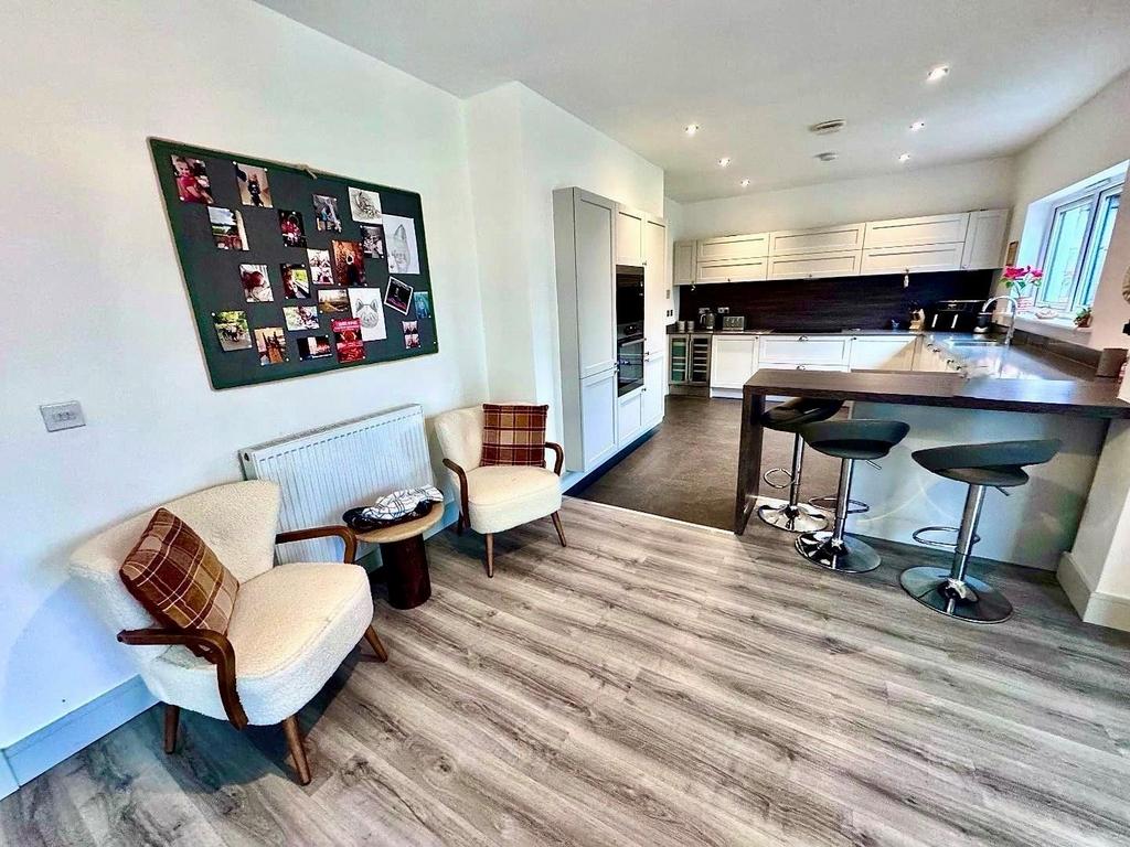 Kitchen/Snug