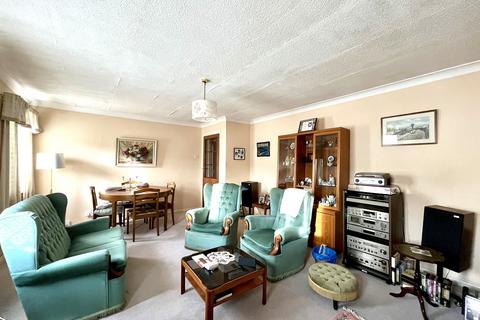 2 bedroom maisonette for sale, Frimley Road, Chessington, Surrey. KT9 1QS