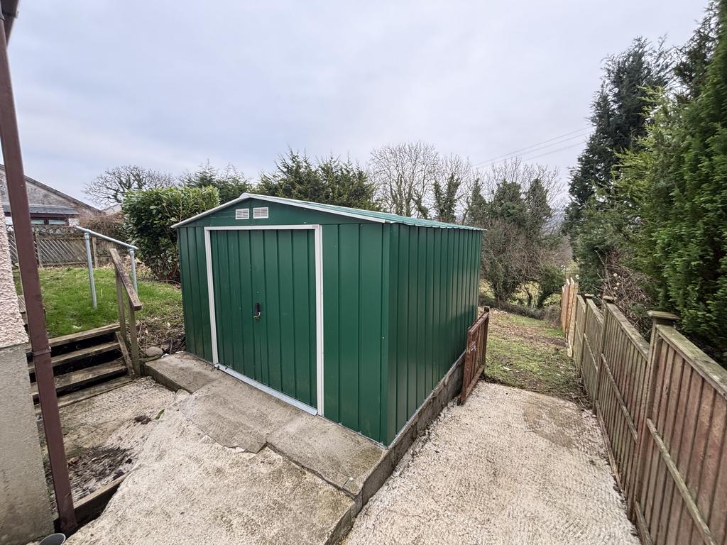 Various garden sheds