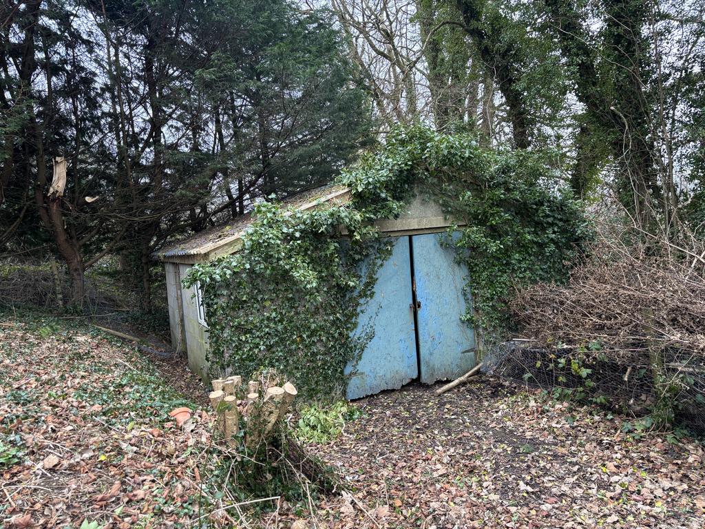 Detached garage