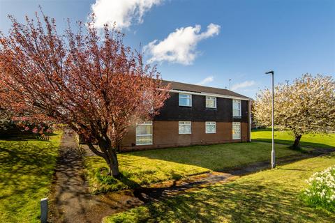 2 bedroom flat to rent, Lydford Court, Newcastle Upon Tyne