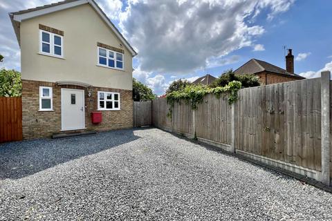 3 bedroom detached house to rent, Leasway, Brentwood CM14