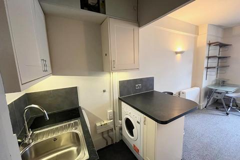 Studio to rent, Montpelier Road, Hove BN1