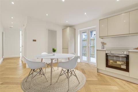 2 bedroom maisonette for sale, Boundaries Road, London, SW12