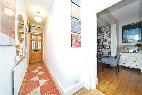 4 bedroom terraced house for sale, Connaught Road, London E4