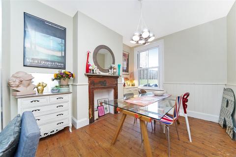 4 bedroom terraced house for sale, Connaught Road, London E4