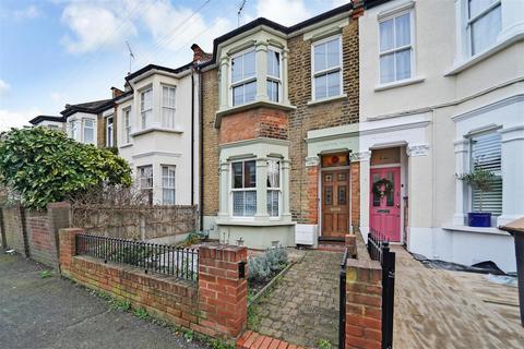 10 Connaught Road, Chingford, London, E4 7DL