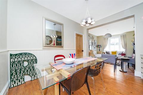 10 Connaught Road, Chingford, London, E4 7DL