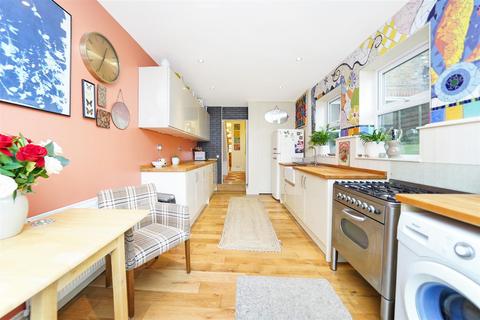10 Connaught Road, Chingford, London, E4 7DL