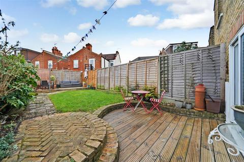 10 Connaught Road, Chingford, London, E4 7DL