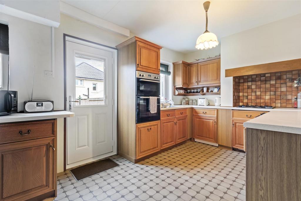 Fitted kitchen