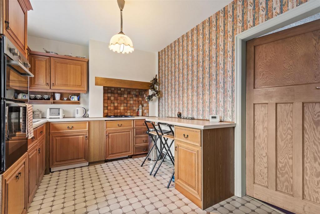 Fitted kitchen