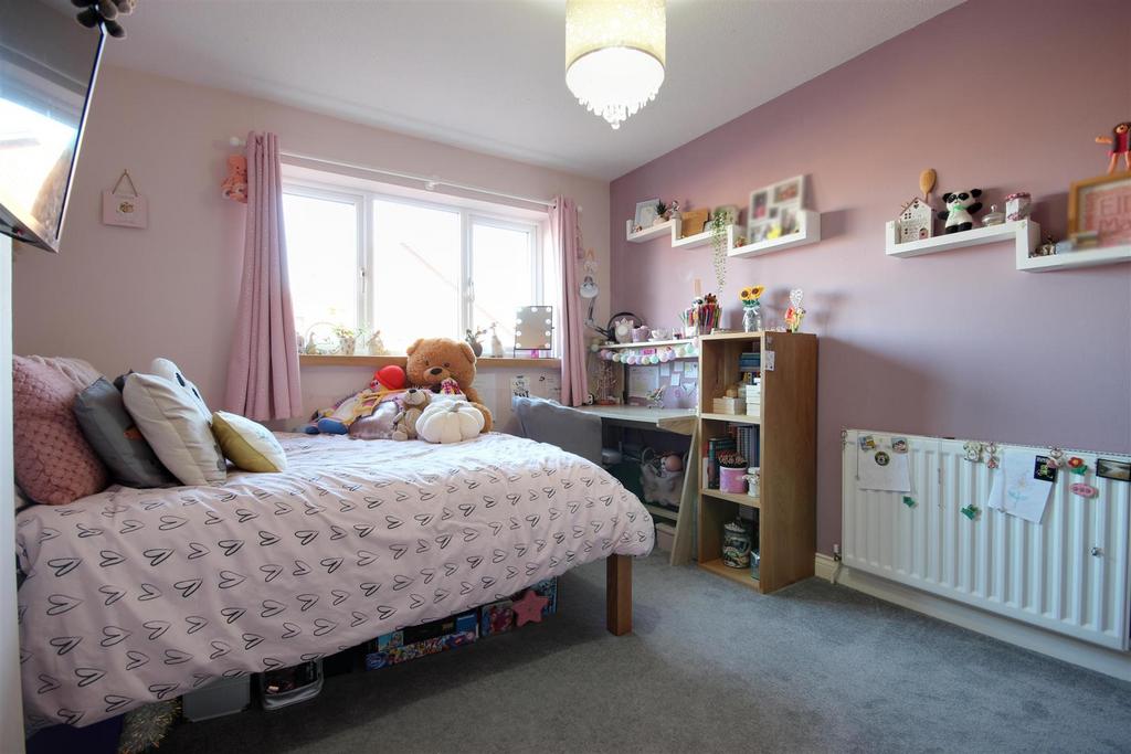 Bedroom 2 (rear)