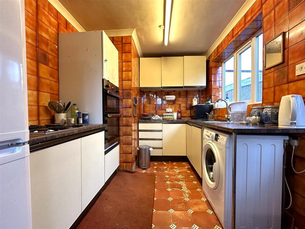 Kitchen Aspect Two 818