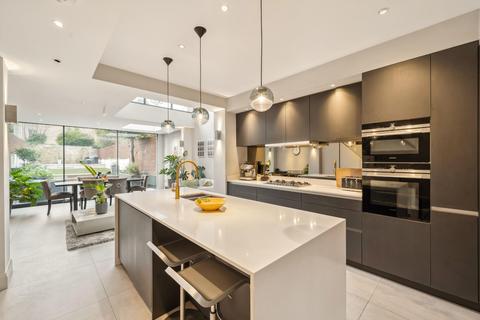 4 bedroom terraced house for sale, The Chase, London, SW4