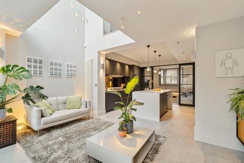 4 bedroom terraced house for sale, The Chase, London, SW4