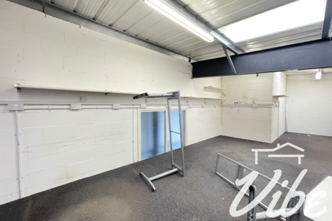 Warehouse to rent, Tariff Road, London N17