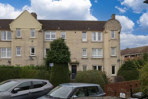 2/5 Lochend Square, Edinburgh, EH7 6ED