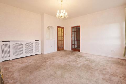 2/5 Lochend Square, Edinburgh, EH7 6ED