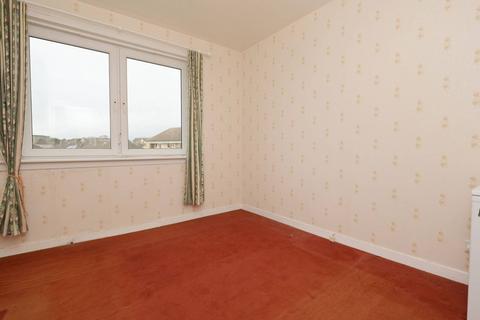 2/5 Lochend Square, Edinburgh, EH7 6ED