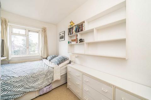 2 bedroom flat for sale, South Lane, New Malden KT3