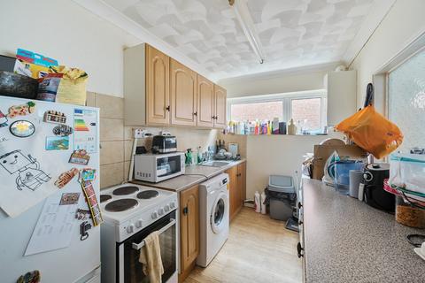 2 bedroom flat for sale, Ash Tree Road, Hampshire SO18