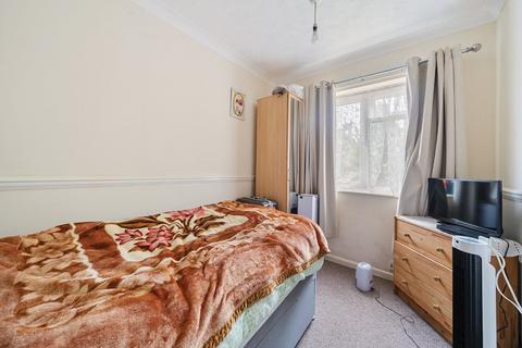 2 bedroom flat for sale, Ash Tree Road, Hampshire SO18