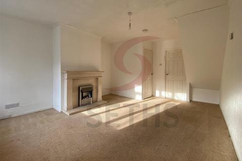 2 bedroom townhouse to rent, Hardwick Crescent, Leicester LE7