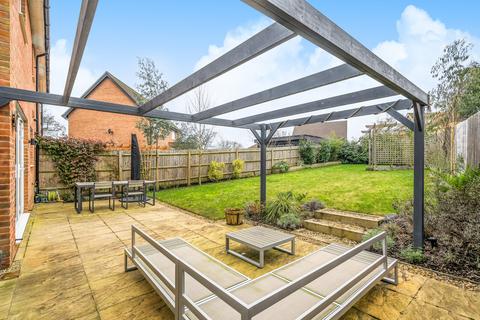 16 Bramley Vale, Cranleigh, GU6 7FY