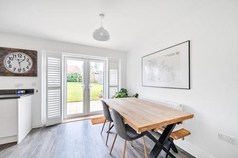 16 Bramley Vale, Cranleigh, GU6 7FY