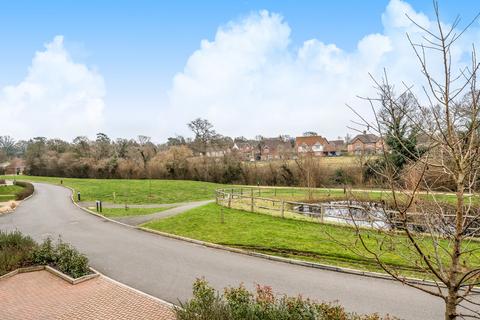 16 Bramley Vale, Cranleigh, GU6 7FY