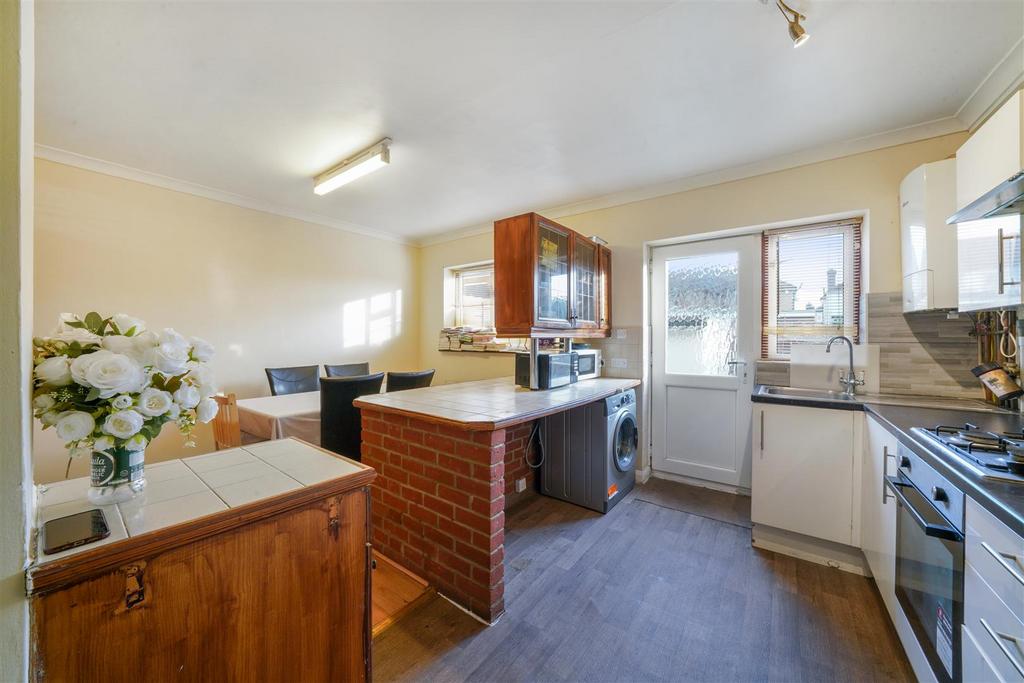 487 Whitton Avenue West - Y360 Z3 OEJis Wu CXGY5 V8.jpg