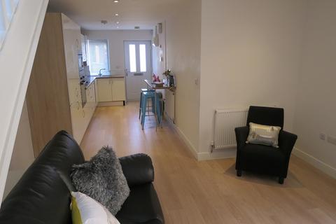 3 bedroom ground floor flat to rent, 1 Edward Road, Edward Road, Nottingham NG2